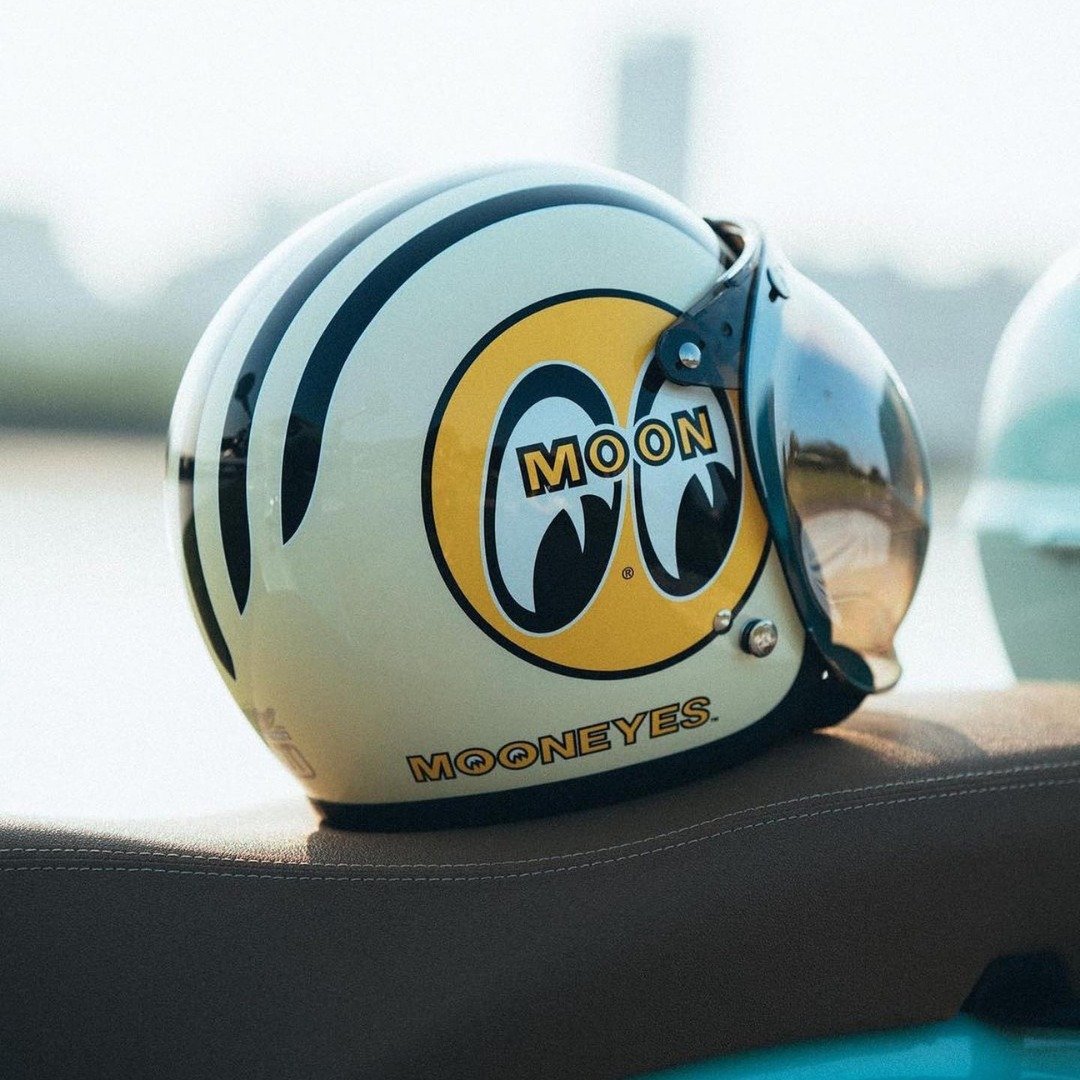 台湾限定2021年MOONEYES 4/3安全帽(奶白下标区) - 安全帽 - 其他材质 