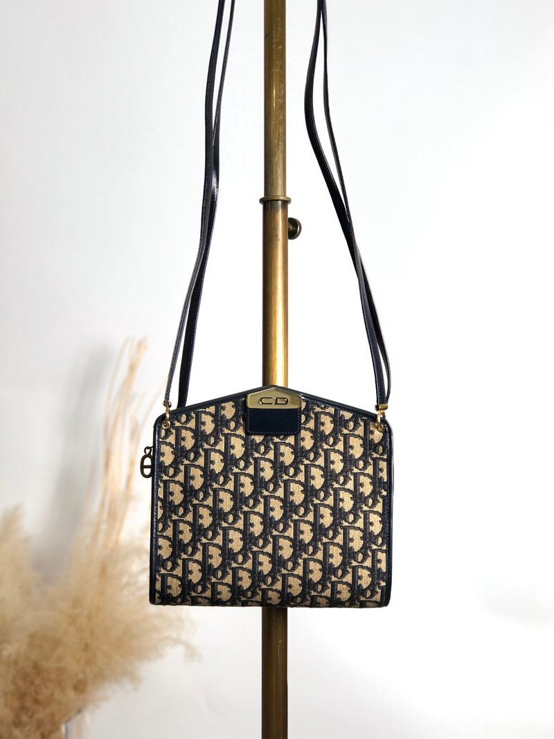 【 日本直送 名牌中古包 】Christian Dior 克里斯汀·迪奥 缇花斜背包 海军蓝 CD 缇花 2vvpv4 - 侧背包/斜挎包 - 棉．麻 蓝色