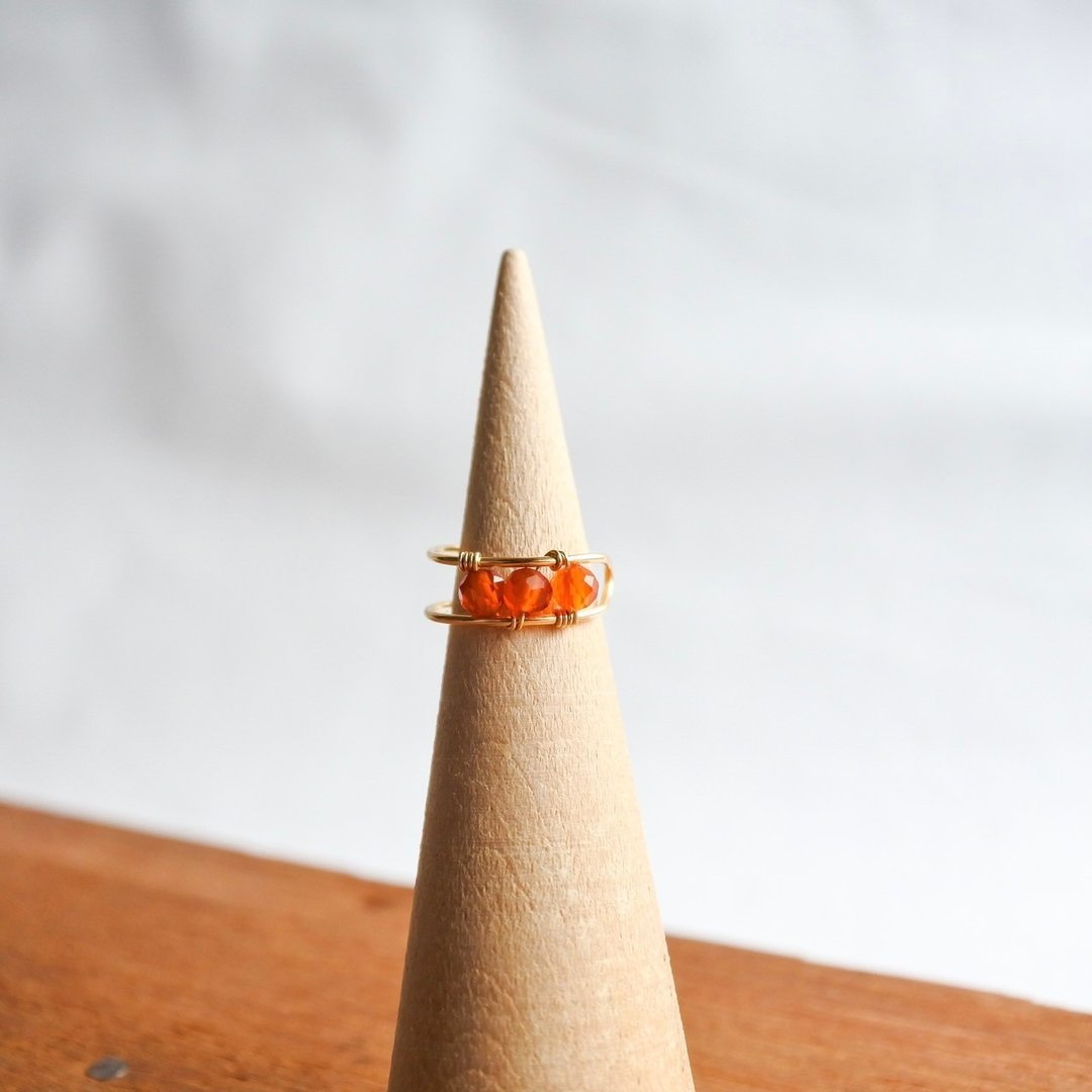 Carnelian Ear Cuff – Gold – Natural Stone - 戒指 - 其他金属 橘色