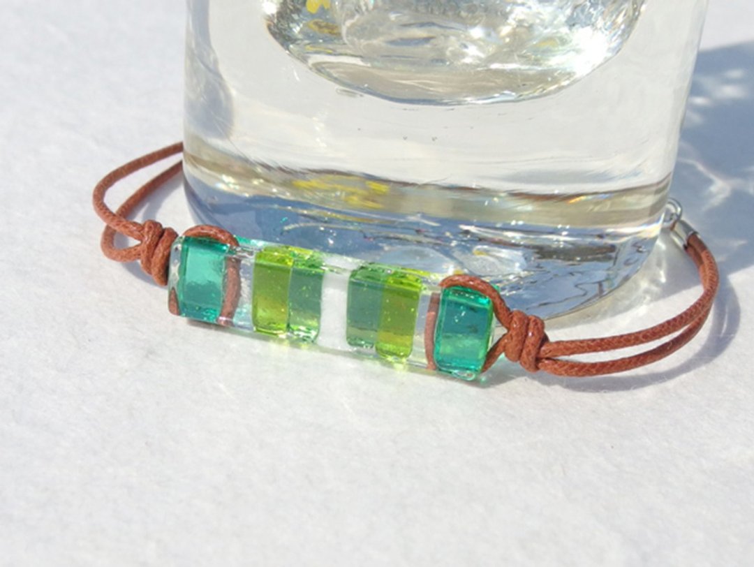 Fragrant glass (Kaoru [emerald]) bracelet / anklet [length, metal-free choice] [made-to-order] - 手链/手环 - 玻璃 绿色
