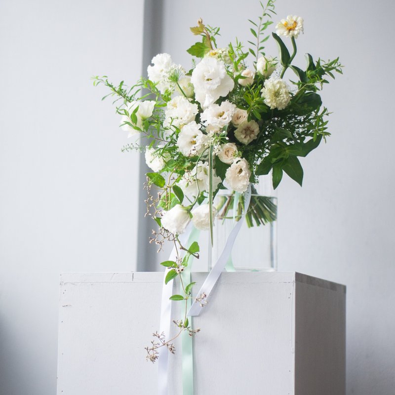 垂坠感白绿捧花 | 鲜花花束 | 可定制 | 新娘捧花 | 婚礼捧花 - 干燥花/捧花 - 植物．花 白色