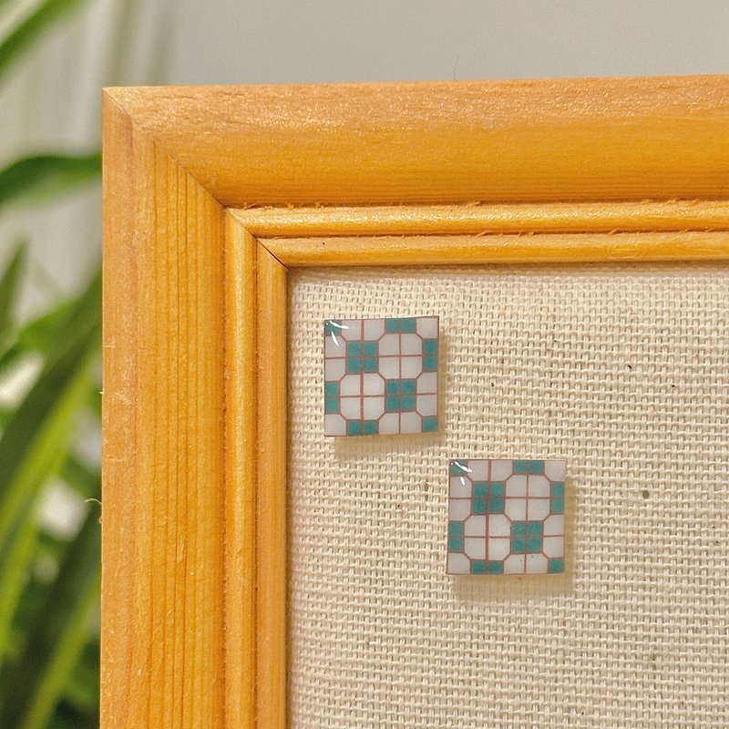 HKPaletteEarring - 格仔砖(耳环) - 耳环/耳夹 - 树脂 多色