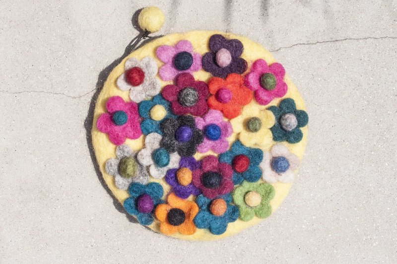 限量一件 母亲节礼物 生日礼物 情人节礼物 七夕礼物 天然羊毛毡小物袋 / 羊毛毡收纳袋 / 零钱包 / 悠游卡套 / 新西兰羊毛毡钱包 - 开花的季节 彩色花 - 皮夹/钱包 - 羊毛 多色