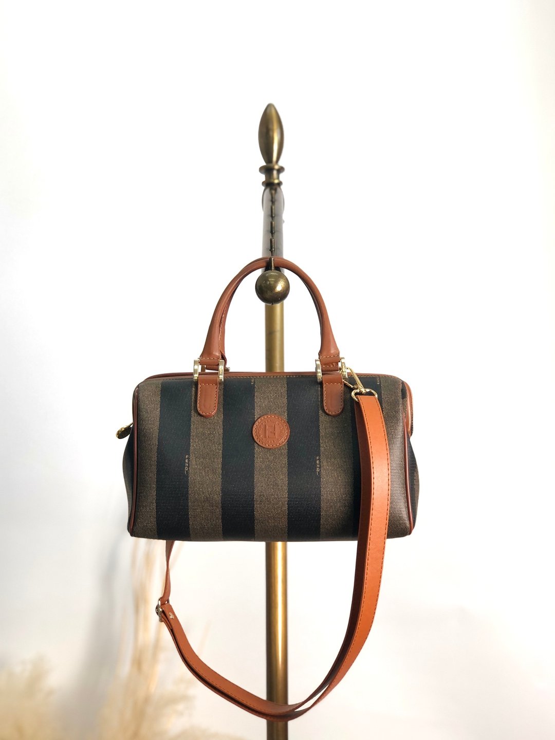 【日本直送 品牌二手包】FENDI 山核桃单肩包棕标志 PVC 皮革 两用 迷你波士顿包 复古 na38fc - 侧背包/斜挎包 - 防水材质 咖啡色