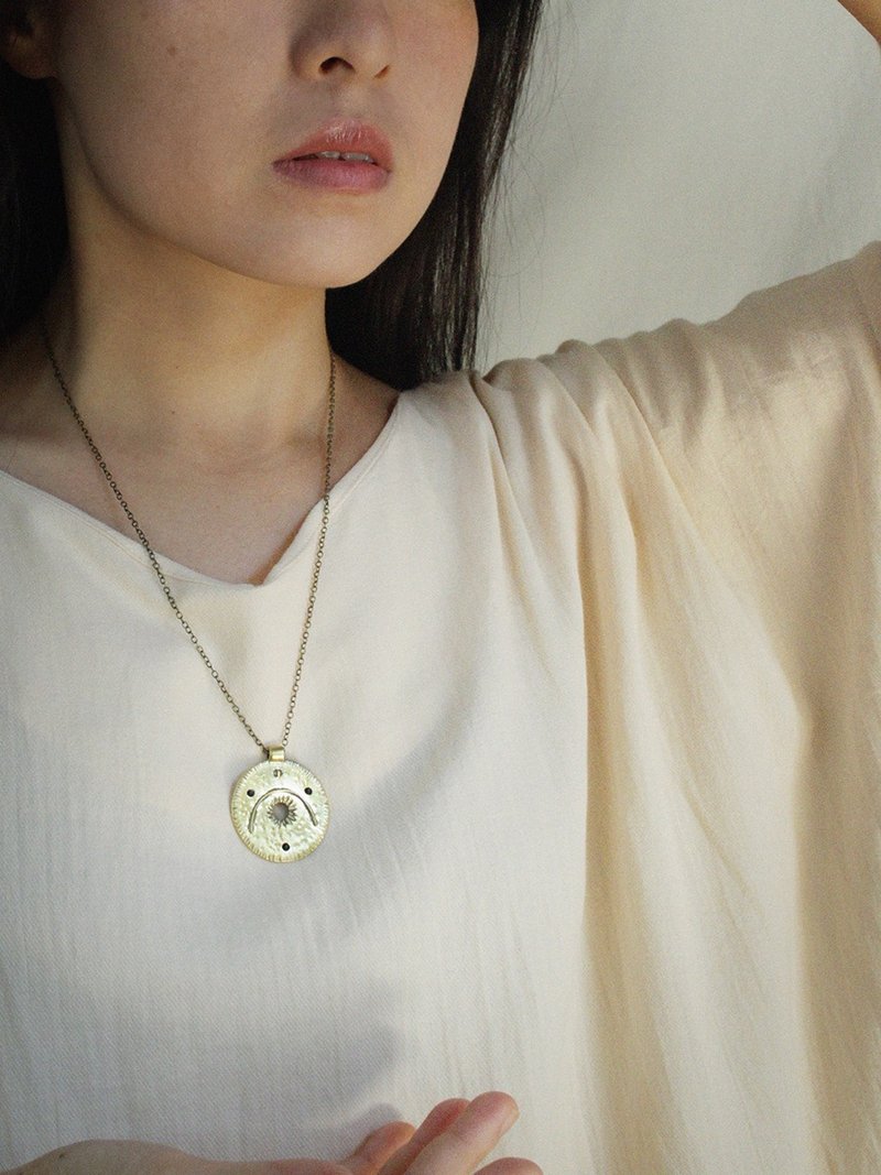 SUN EYE coin pendant 太阳之眼 黄铜项链 *改良版 - 项链 - 铜/黄铜 