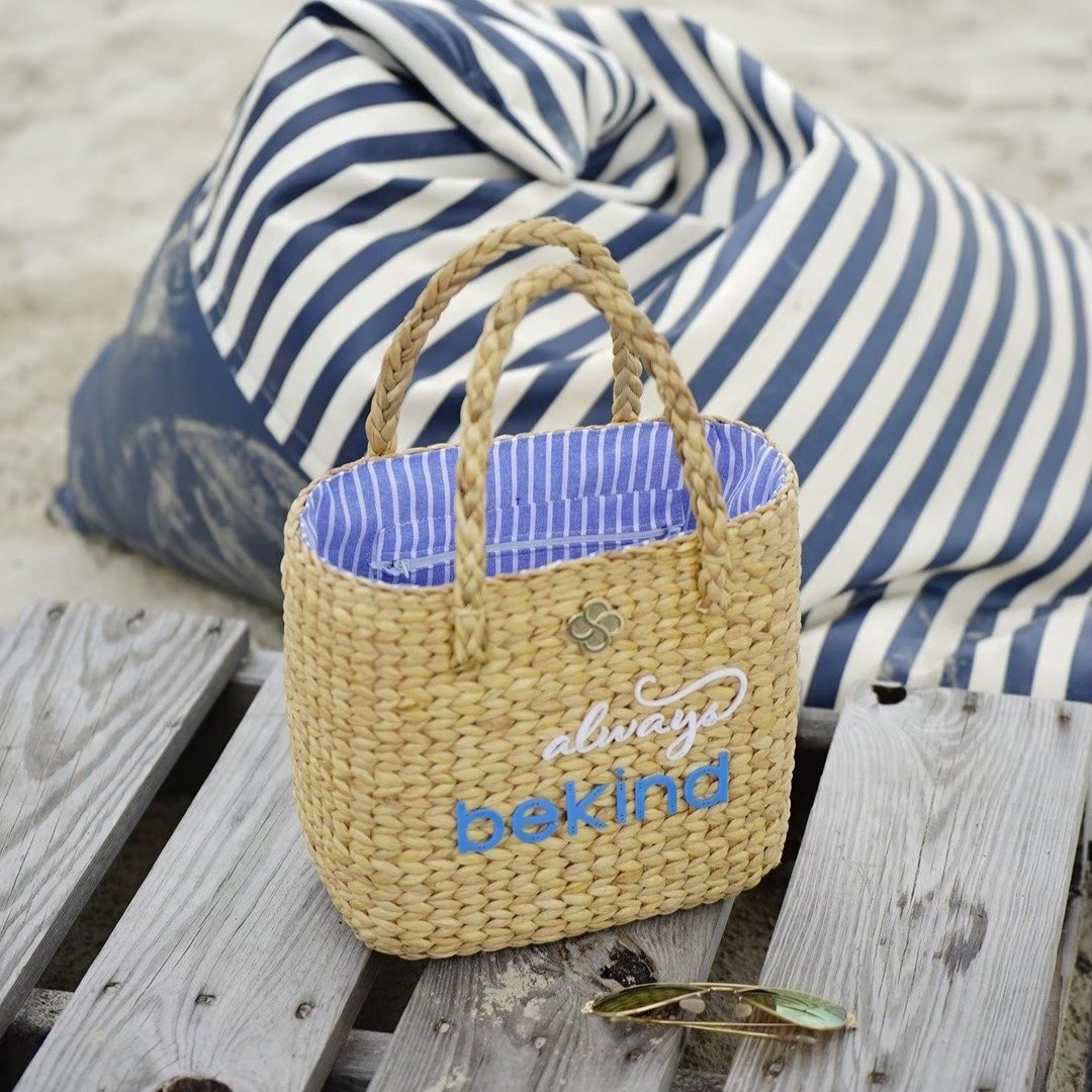 Straw bag Lamoon model blue lining Premium straw bag - 手提包/手提袋 - 植物．花 蓝色