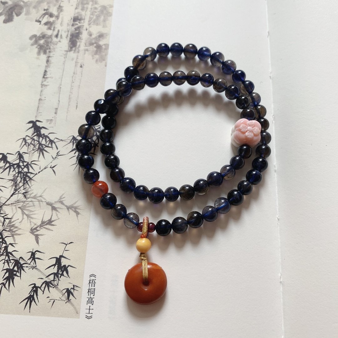 小庭花影。天然堇青石两圈手链 蜜蜡老蜡扣子编织吊坠女皇贝柿子 - 手链/手环 - 其他材质 蓝色