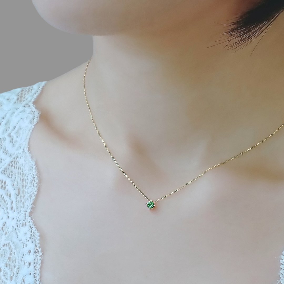 天然沙弗莱石 四爪镶流动坠 纯 18K 白金 黄金 玫瑰金 项链锁骨链 - 项链 - 宝石 绿色