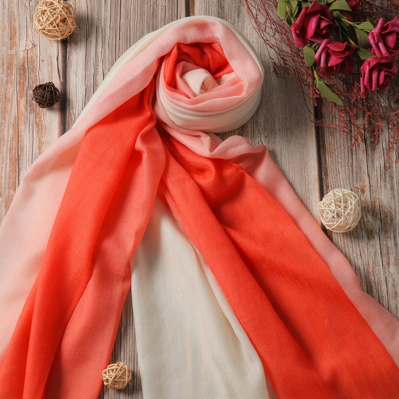 喀什米尔羔羊毛围巾披肩 薄款渐层戒指绒 橘米白 - 围巾/披肩 - 羊毛 多色