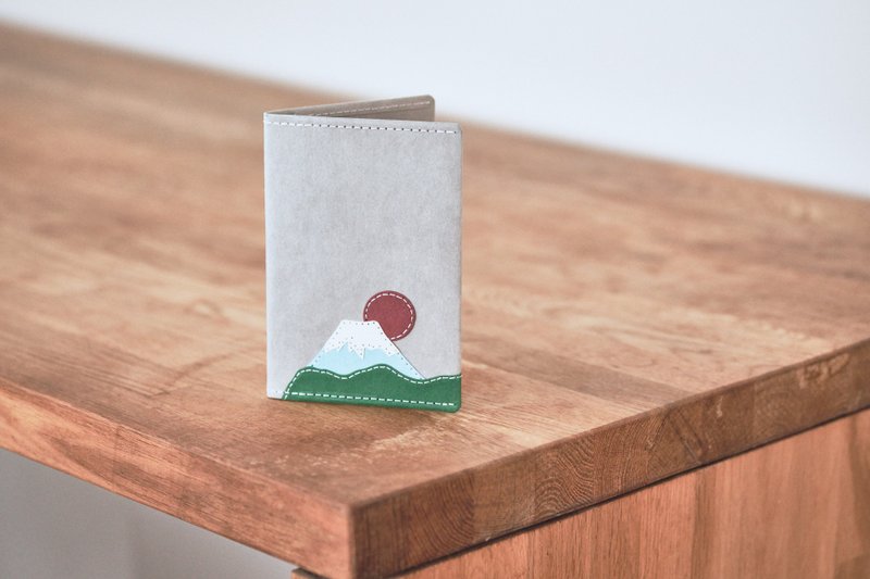 【环保永续】纸造富士山护照套 护照 旅行 皮革纸 水洗牛皮纸 - 护照夹/护照套 - 纸 多色