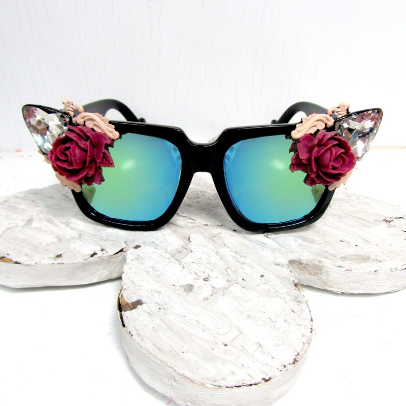 TIMBEE LO 玫瑰花尖角水晶石雕花太阳眼镜 - 眼镜/眼镜框 - 塑料 多色