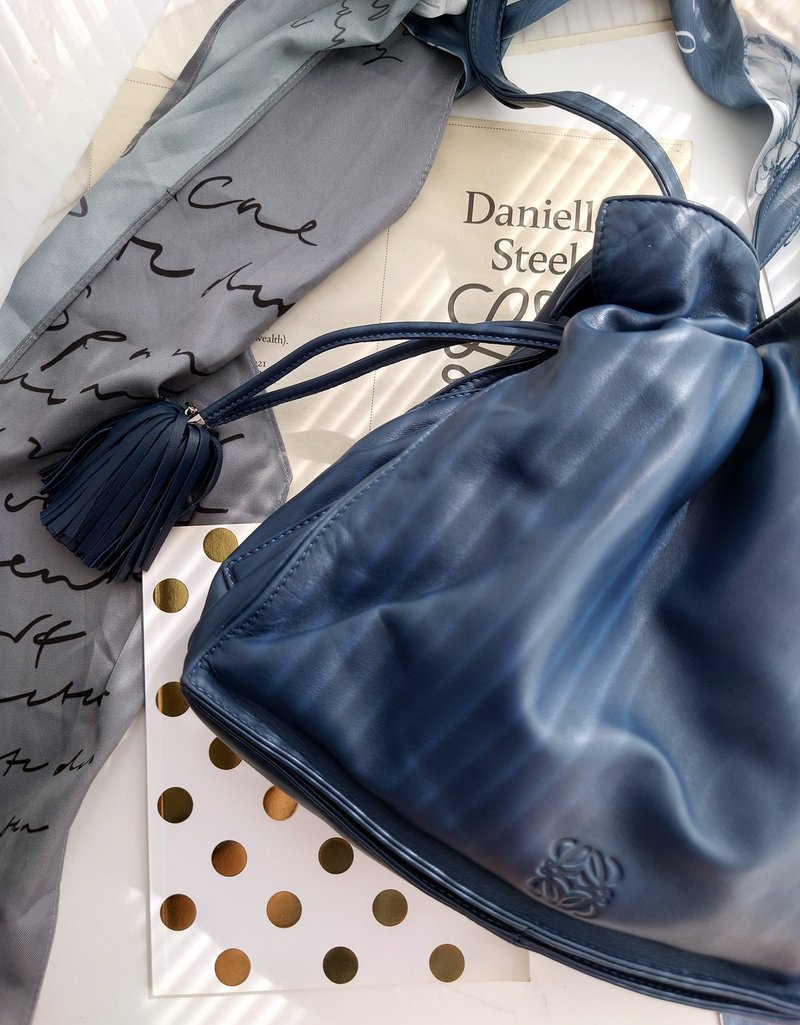 中古美品Loewe Flamenco海蓝流苏束口袋肩背包斜挎包单肩包束绳包 - 侧背包/斜挎包 - 真皮 蓝色