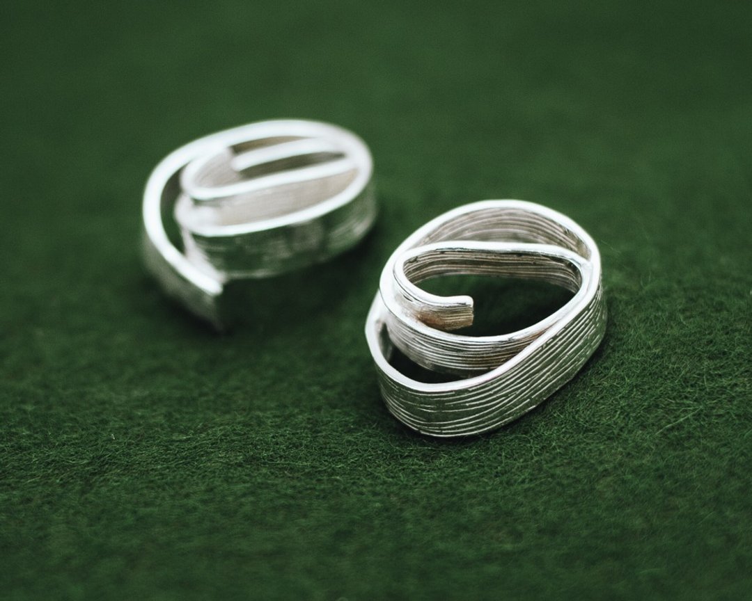 Circular earrings - Daikon earrings - hypoallergenic - Contemporary earrings - 耳环/耳夹 - 银 银色