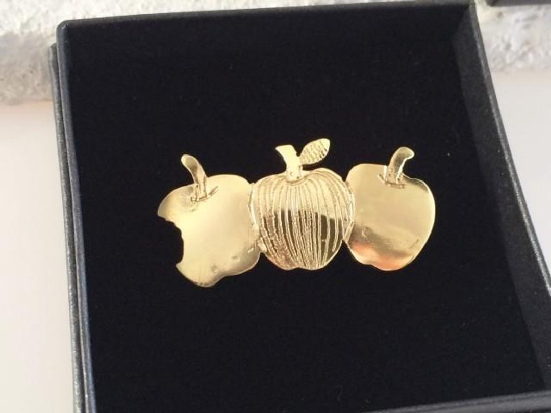 Triple apple brass brooch - 胸针 - 其他金属 金色