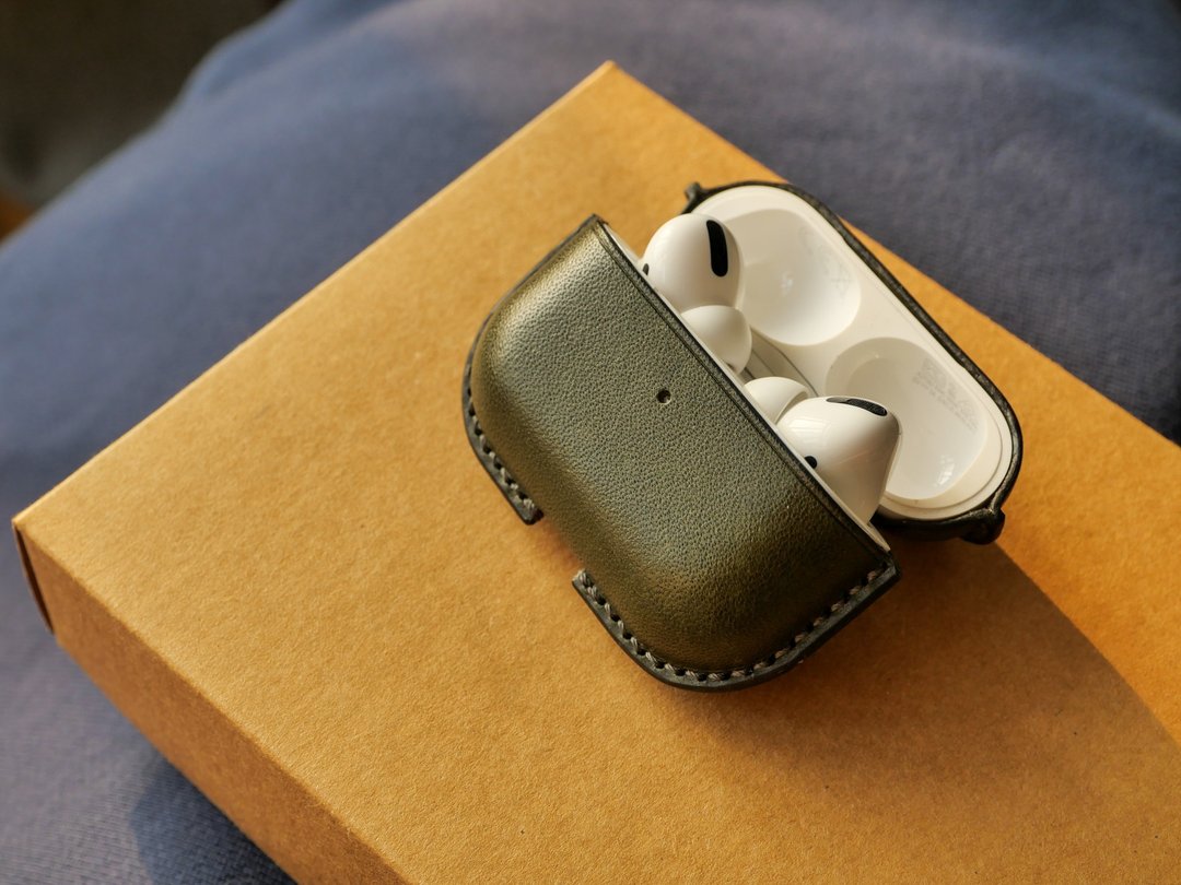 定制化 AirPods/ AirPods Pro 皮革套-免费印名(熨金/银) - 耳机收纳 - 真皮 多色