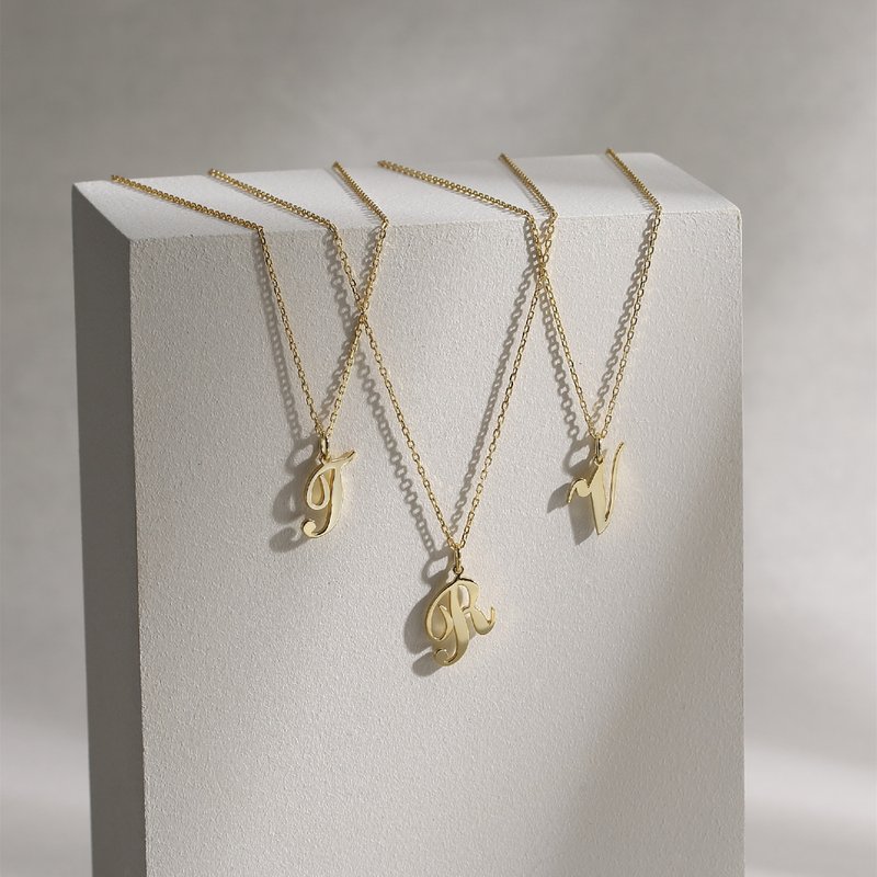 浪漫英文字母項鏈百搭頸鏈客製化姊妹禮物上班族通勤風飾品潮 - 项链 - 银 金色