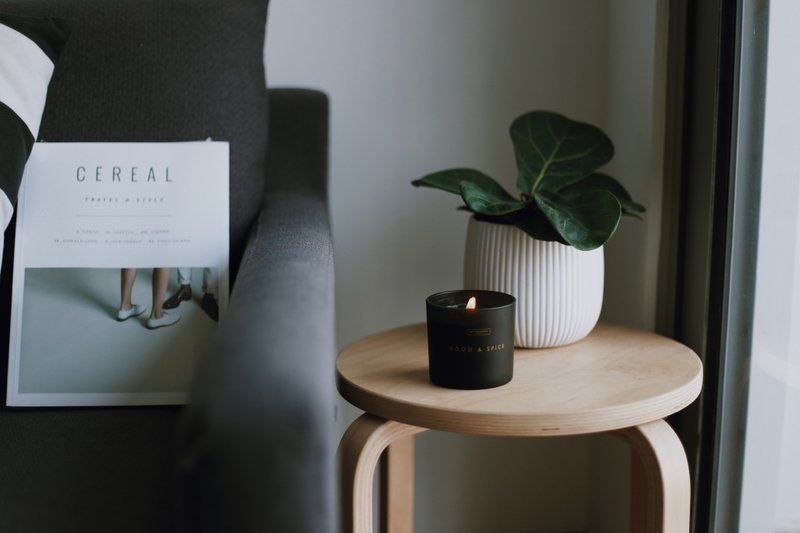 纯木&辛香蜡烛 165g - 蜡烛/烛台 - 玻璃 黑色