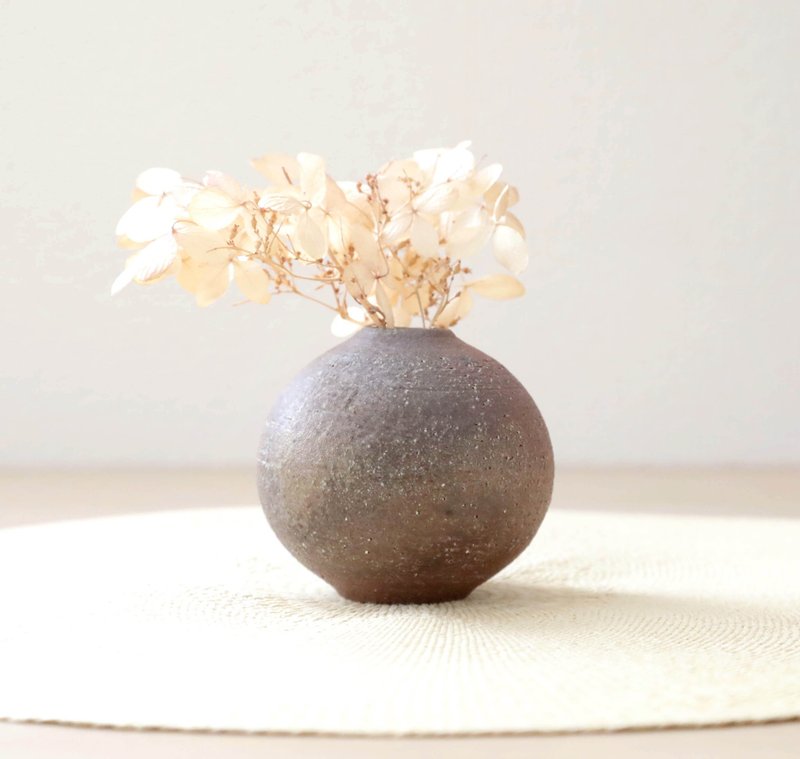 柴窑烧制 / 圆形红土烧花瓶 - 花瓶/陶器 - 陶 咖啡色