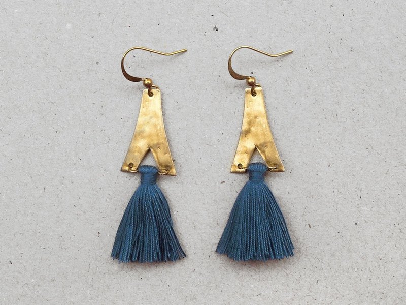 复古藏蓝色流苏民族黄铜耳环 - 14K包金耳针 / 夹式耳环 - 耳环/耳夹 - 其他金属 蓝色