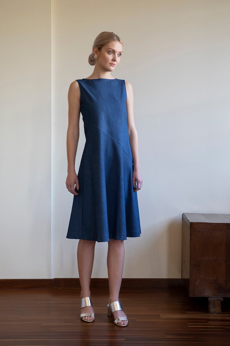 丝光丹宁斜裁洋装 - 洋装/连衣裙 - 棉．麻 蓝色