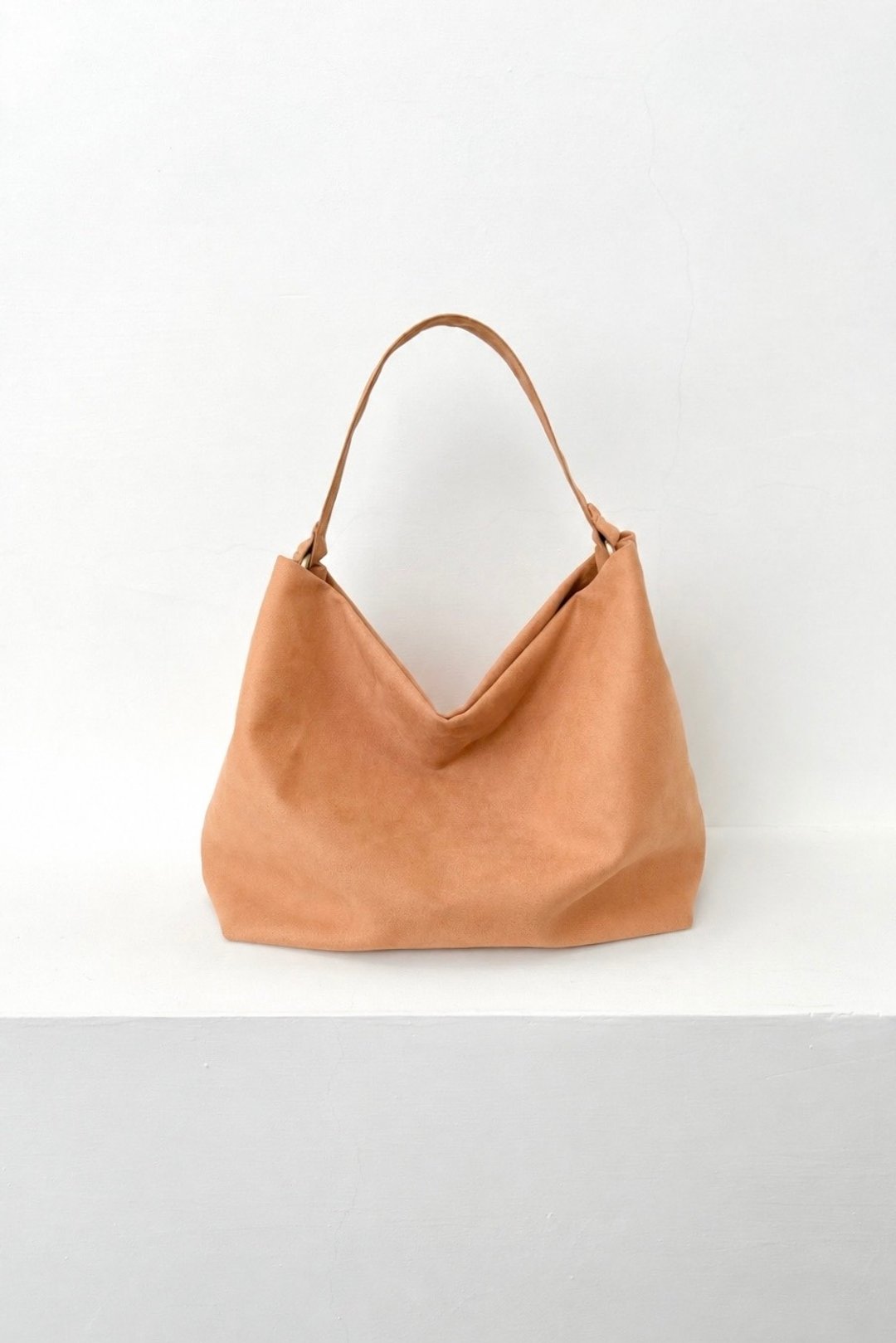【新品】高质感麂皮绒布 / 极简优雅 Hobo 包 杏橘色 手提包 - 手提包/手提袋 - 聚酯纤维 
