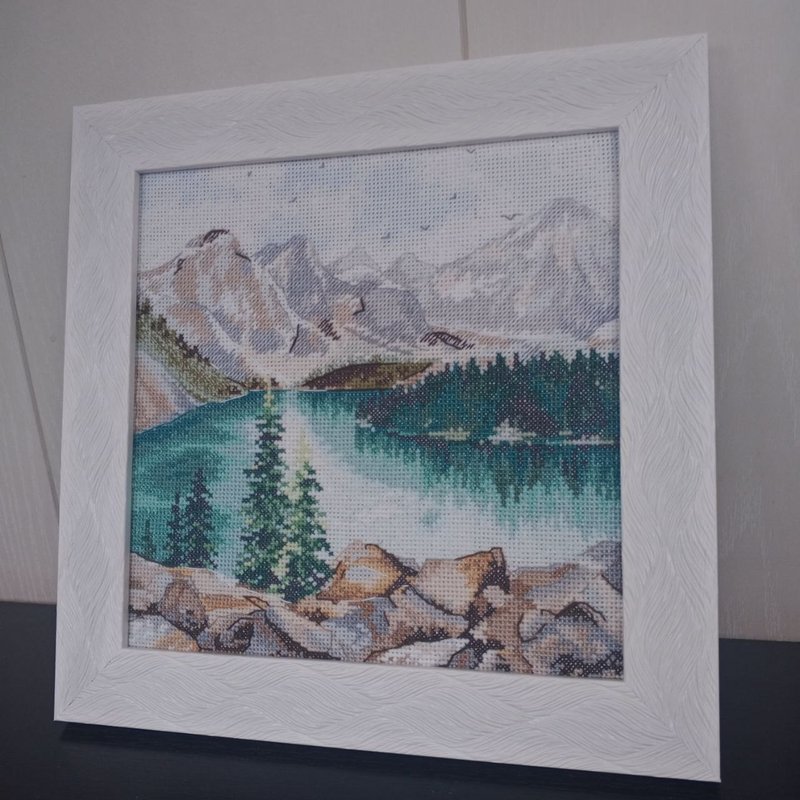手工莫林湖刺绣画，加拿大风景挂画，居家装饰 - 墙贴/壁贴 - 绣线 蓝色
