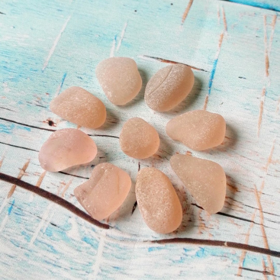 Genuine Sea glass.Pink Sea glass for Jewelry.Rare Nugget Sea glass decor - 陶艺 - 玻璃 粉红色