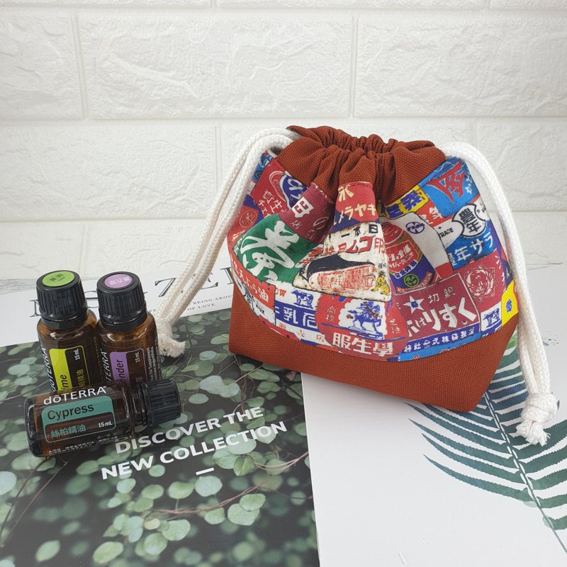 P-06 携带式精油收纳包 万用包 抽绳包 可摆放8支15ml精油 可绣字 - 香薰/精油/线香 - 棉．麻 