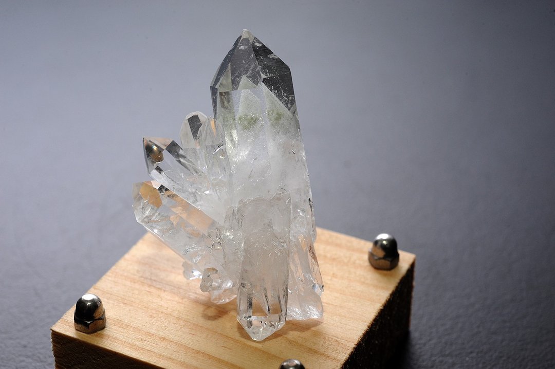 绿幽灵水晶 矿石/水晶/灵修/开运/招财/破煞/防小人 - 摆饰 - 宝石 