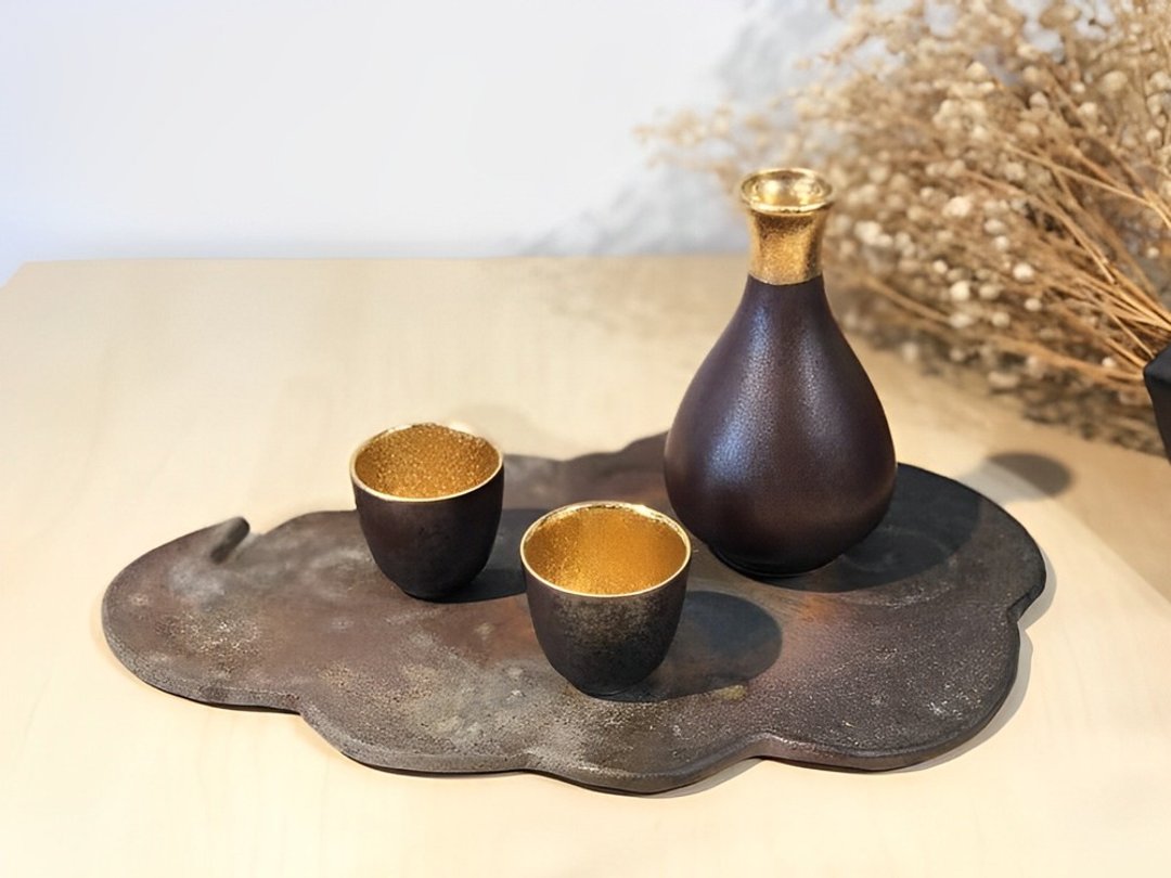 【入厝礼物】结晶金卷 德利清酒器组 (1合) /1壶2杯 - 酒杯/酒器 - 瓷 金色