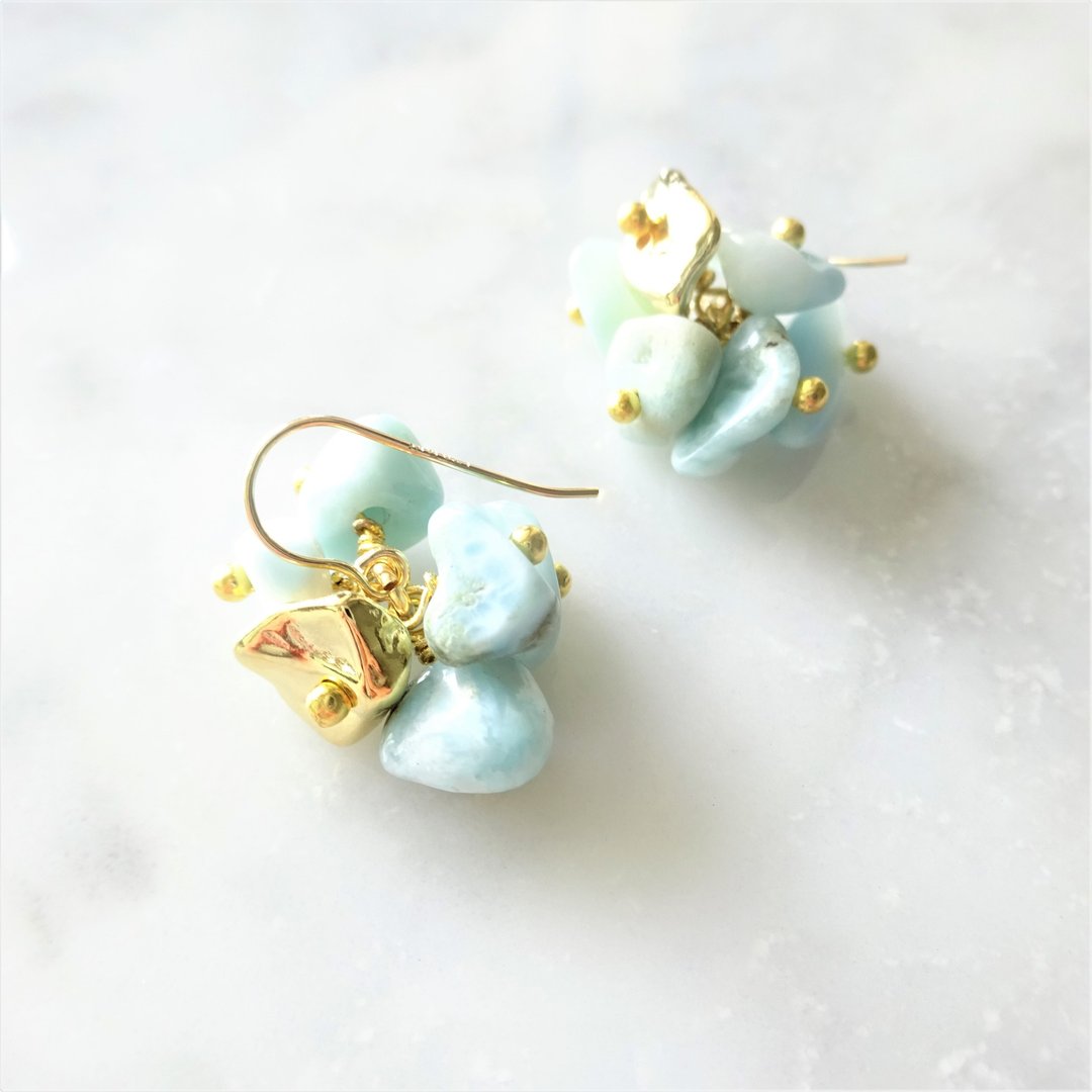Larimar gold accented pierced earrings / earrings - 耳环/耳夹 - 其他金属 蓝色