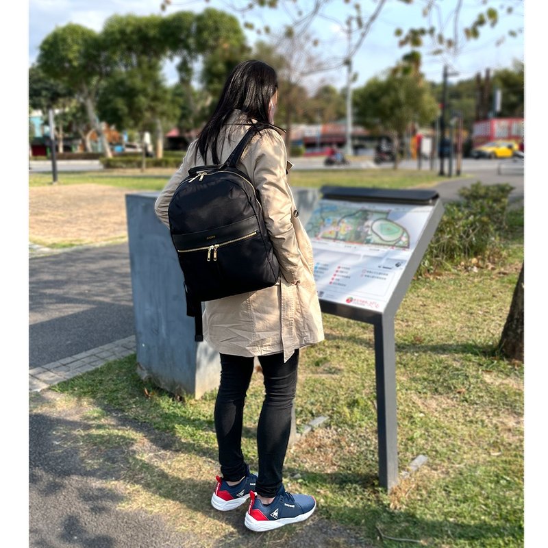 轻舞魅力-质感轻量后背包 时尚黑(MIT台湾制造) - 后背包/双肩包 - 尼龙 黑色