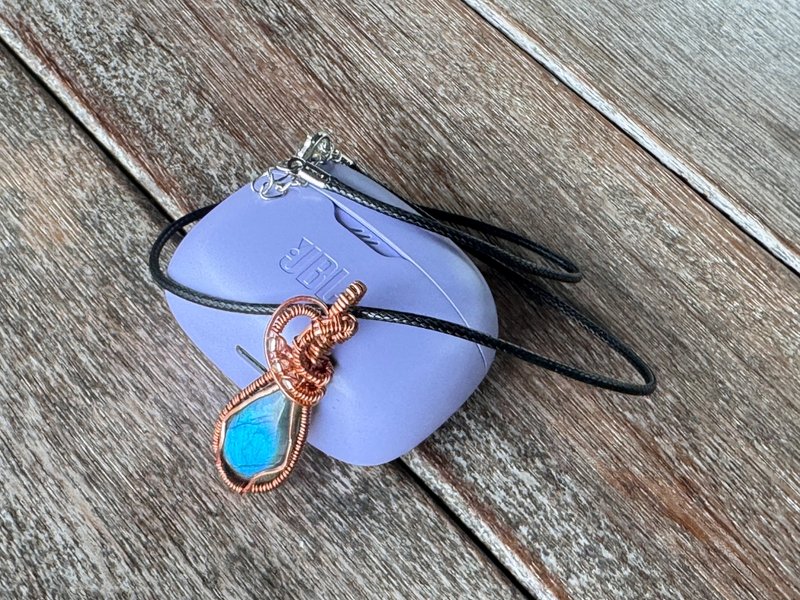20251122 wire wrapping 拉长石 铜线 绕线 吊堕 - 项链 - 铜/黄铜 蓝色