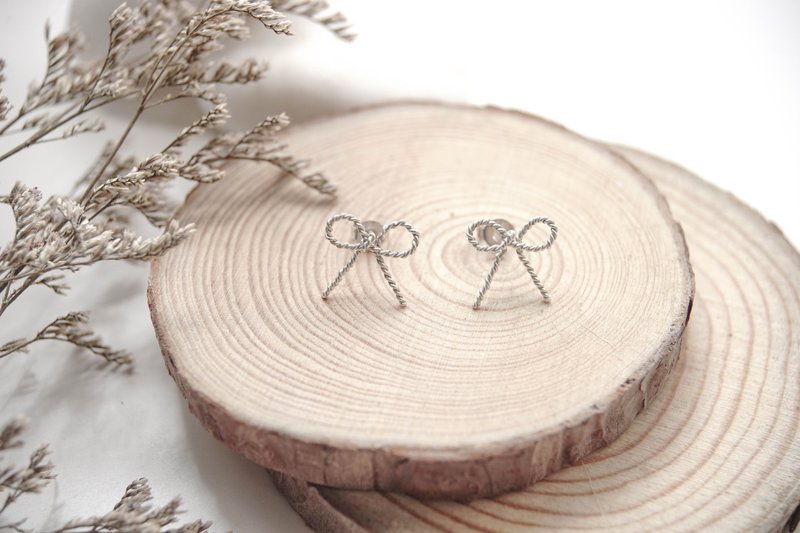 925 纯银 手工耳环・蝴蝶结・Knitting 系列・ - 耳环/耳夹 - 其他金属 银色