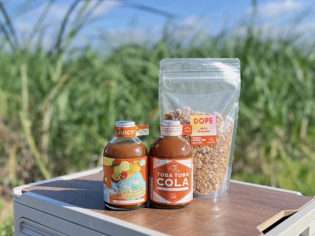 TOBA TOBA COLA & TROPICAL COLA & 香料格兰诺拉 - 果汁/蔬果汁 - 玻璃 