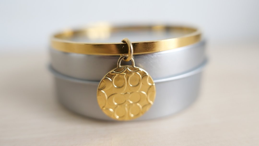 Coach中古手环/古董饰品 - 附Coach名牌坠饰 - 手链/手环 - 其他金属 金色