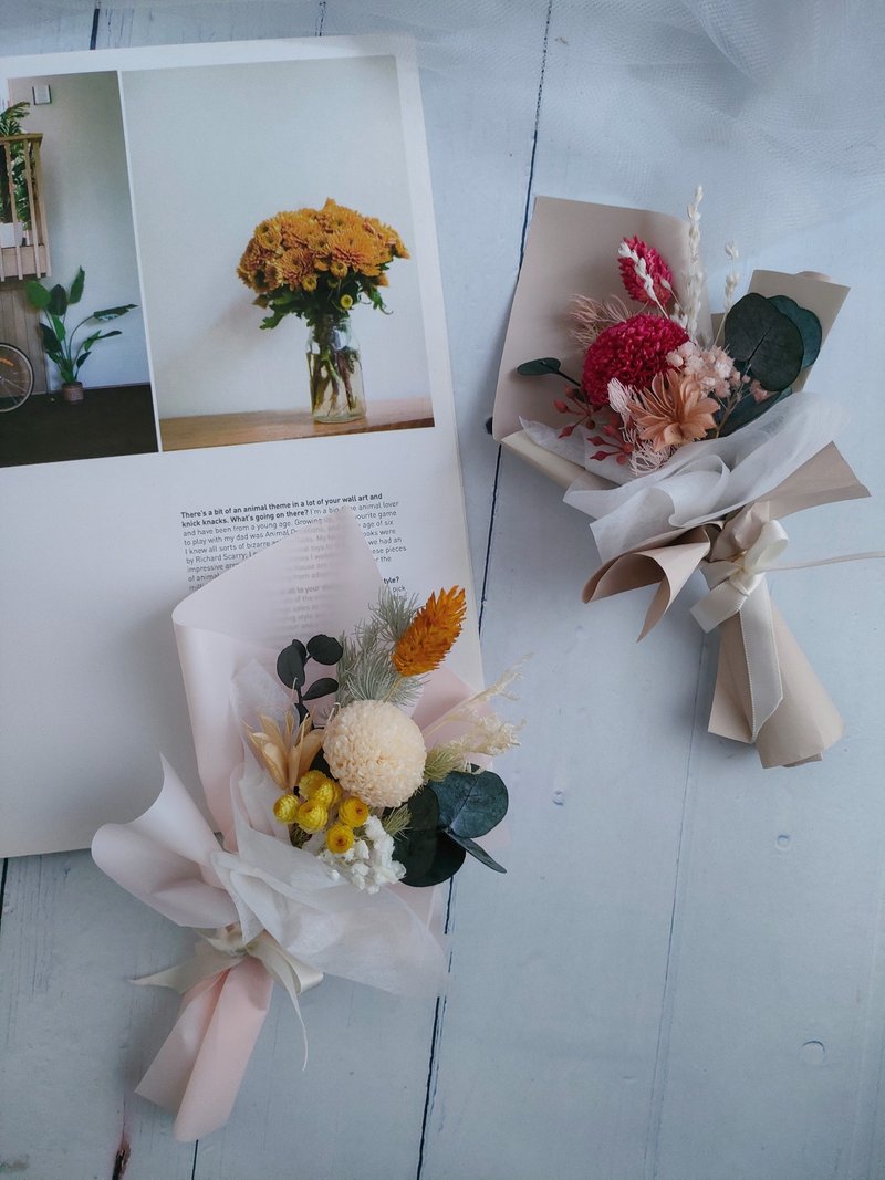 永生迷你小花束 不凋花 - 植栽/盆栽 - 植物．花 白色