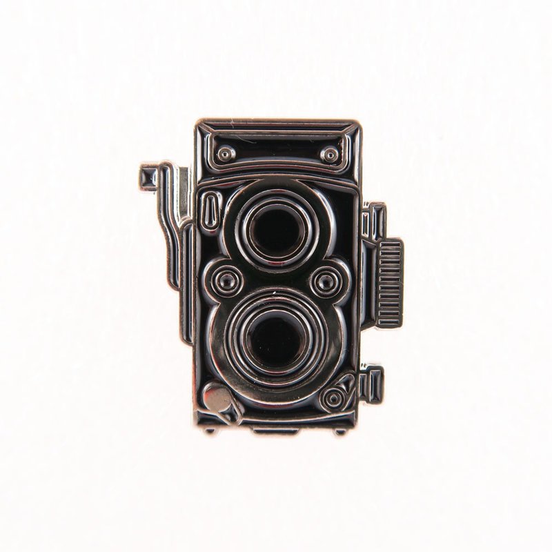 【刺别针】R TYPE RETRO CAMERA禄风双眼复古相机 台湾设计 - 徽章/别针 - 铜/黄铜 黑色