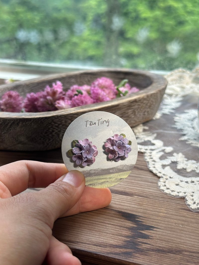 紫粉渐层 绣球花 黄铜螺旋耳夹 - 耳环/耳夹 - 陶 紫色
