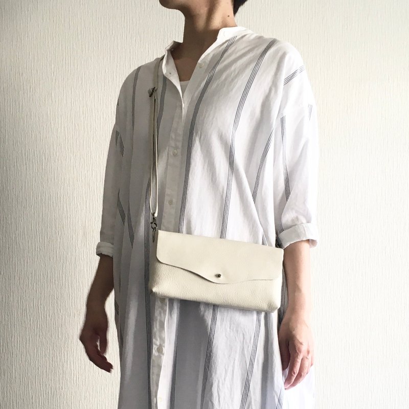 简约牛皮肩背包 [米白] - 侧背包/斜挎包 - 真皮 白色