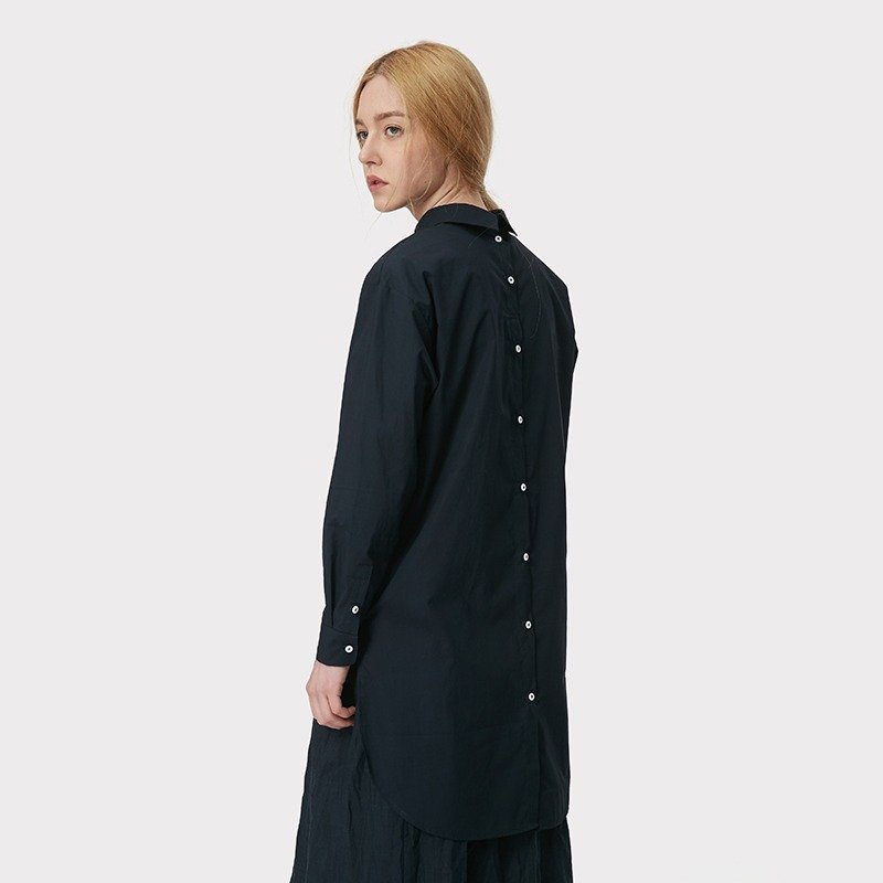 全棉小翻领后系扣燕尾衬衫 - 女装衬衫 - 其他材质 蓝色