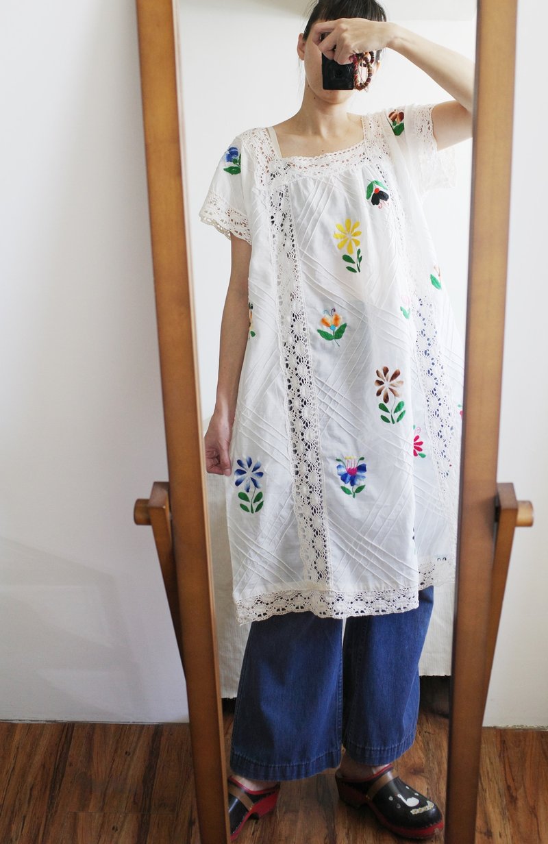 Vintage 墨西哥手工花朵刺绣洋装 - 洋装/连衣裙 - 棉．麻 