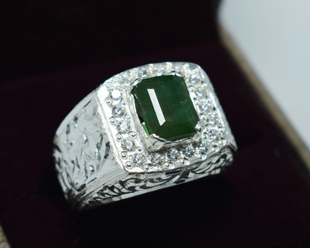 Real Green Emerald Ring Men Esmeralda Gemstone Handcrafted Zodiac Silver Jewelry - 戒指 - 宝石 绿色