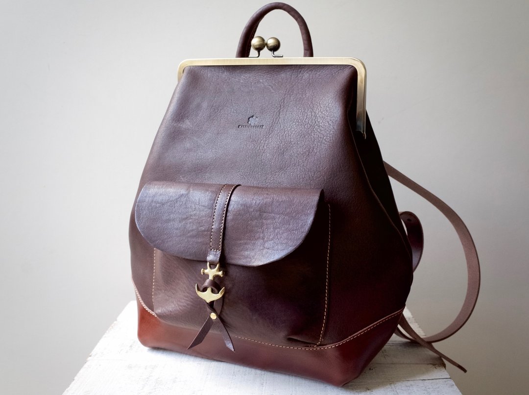 Tochigi leather Gamaguchi Nume leather rucksack ruotare L Bitter Brown - 束口袋双肩包 - 真皮 咖啡色