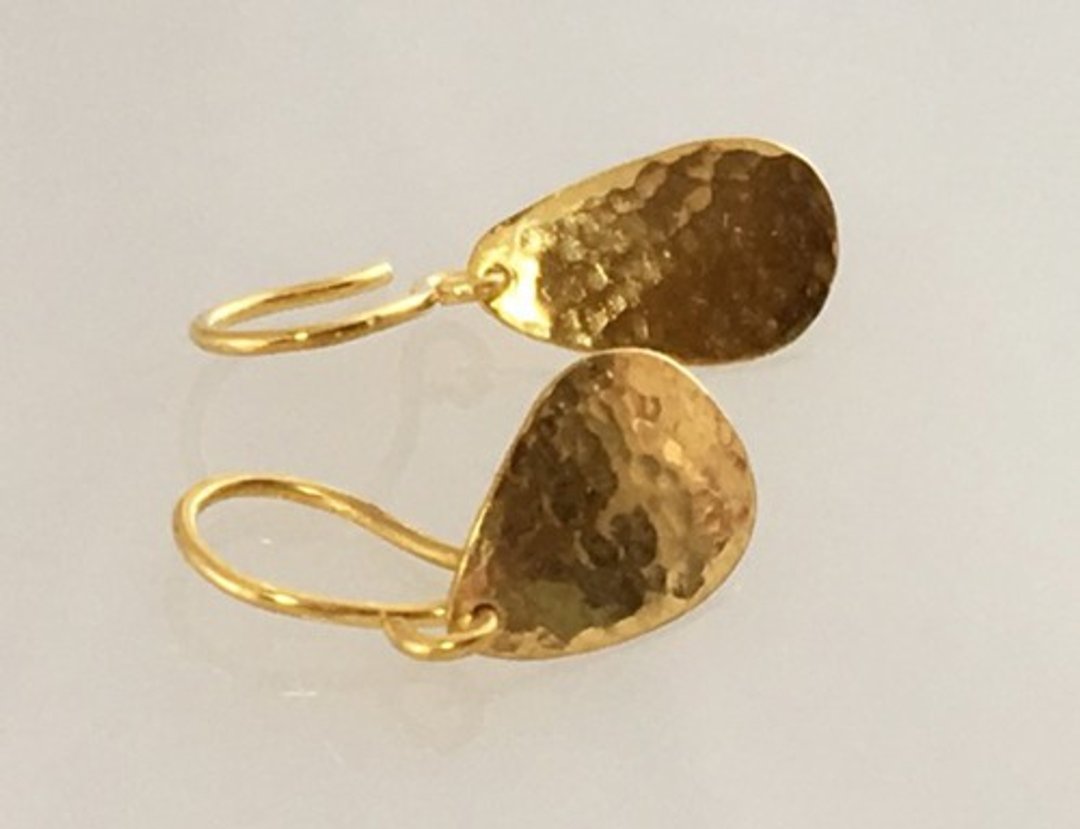 K24 Pure Gold Pure Gold Shijimicho Wings Swinging Earrings - 耳环/耳夹 - 其他金属 金色