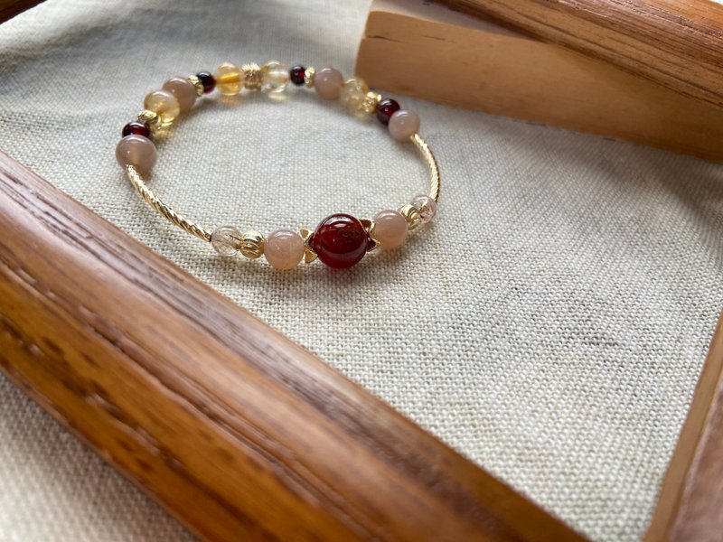 女性之石。招财挡坏。橙石榴石/奶茶月光石/黄塔晶/黑金超七 - 手链/手环 - 水晶 橘色