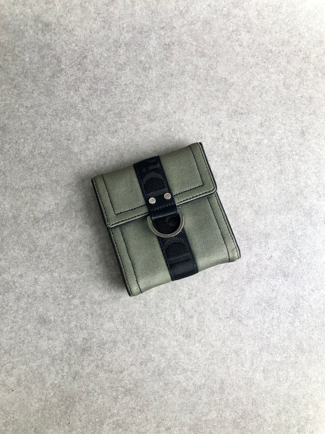 【VintageShop solo 日本直送中古包专卖店】Christian Dior 迪奥 经典款 焦糖色 尼龙 双折短夹 - 皮夹/钱包 - 尼龙 卡其色