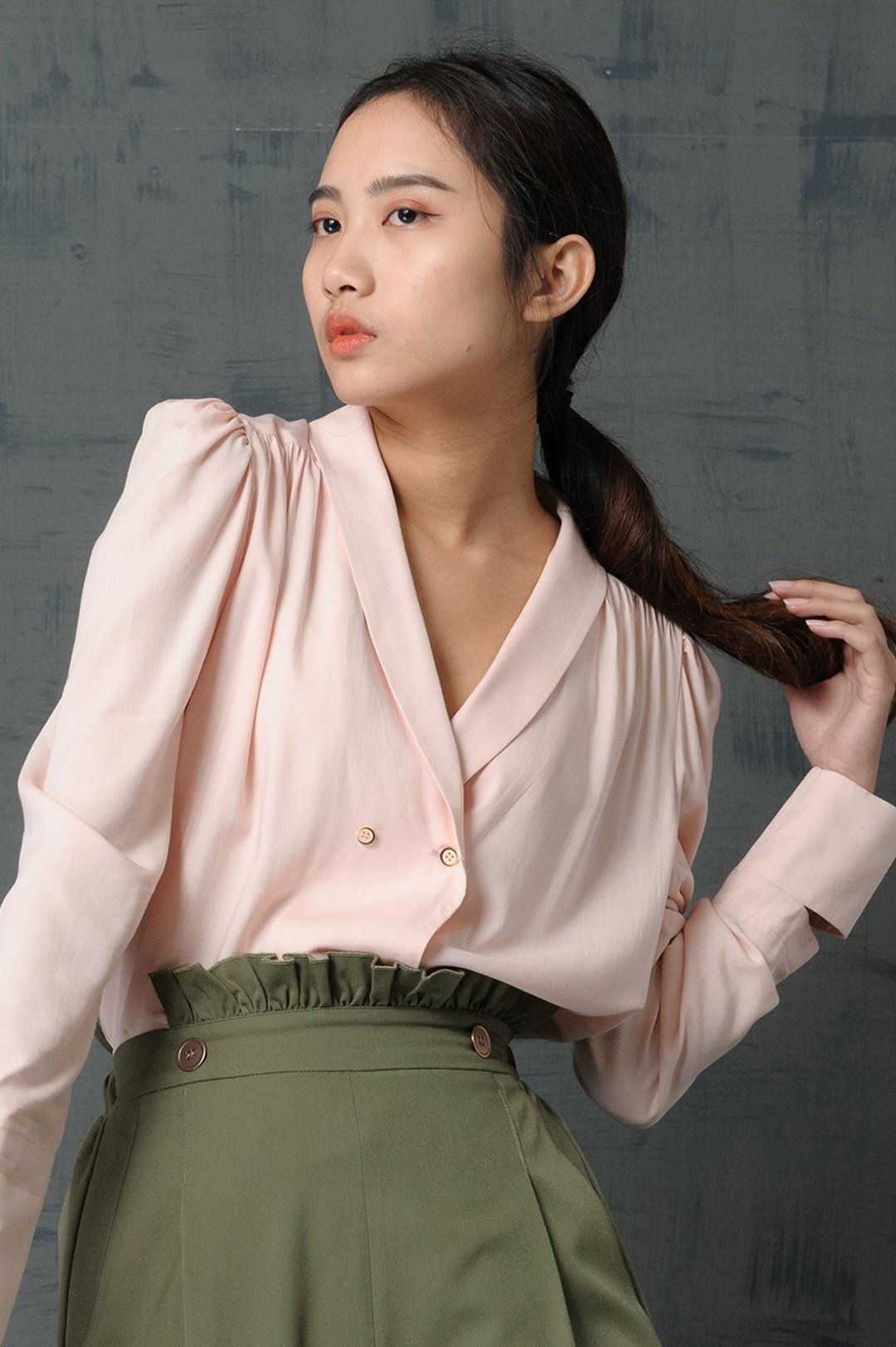 LANZONA 粉嫩双排丝瓜领泡泡长袖衬衫 - 1A04 - 女装衬衫 - 其他人造纤维 粉红色