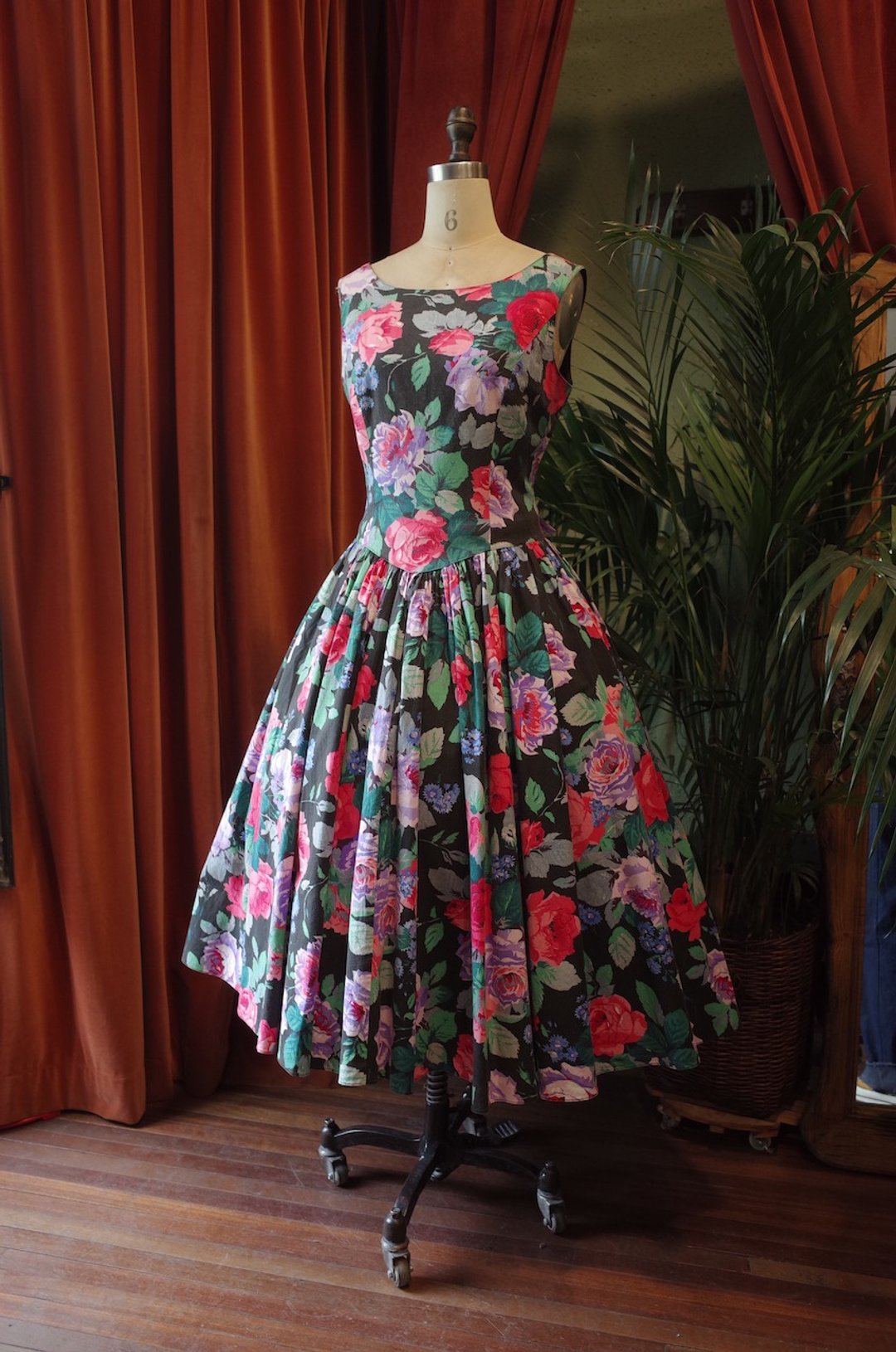 vintage dress美国制 1980s 露背 蝴蝶结印花 大裙摆连衣裙 古着 - 洋装/连衣裙 - 棉．麻 
