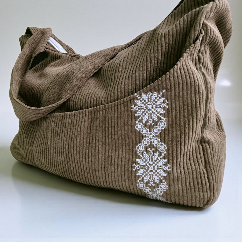 手作灯芯绒刺绣肩背包 3 外袋 2 内袋  淡棕‐米杏绿调 - 手提包/手提袋 - 其他材质 咖啡色